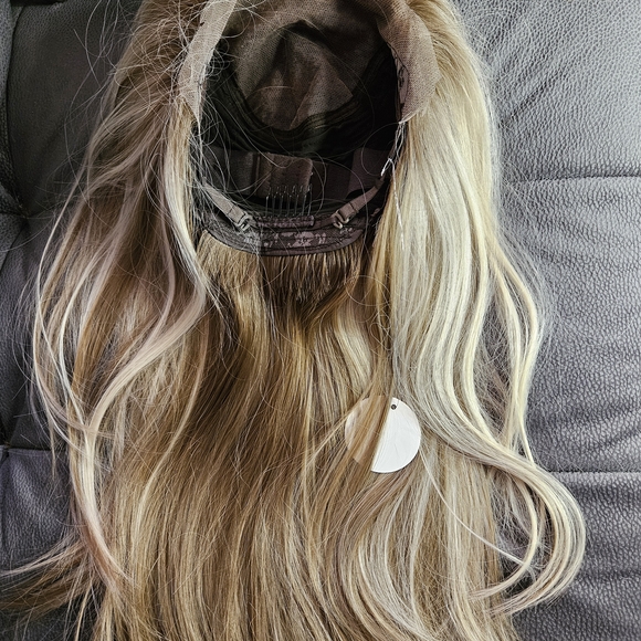 Wig - Picture 7 of 7